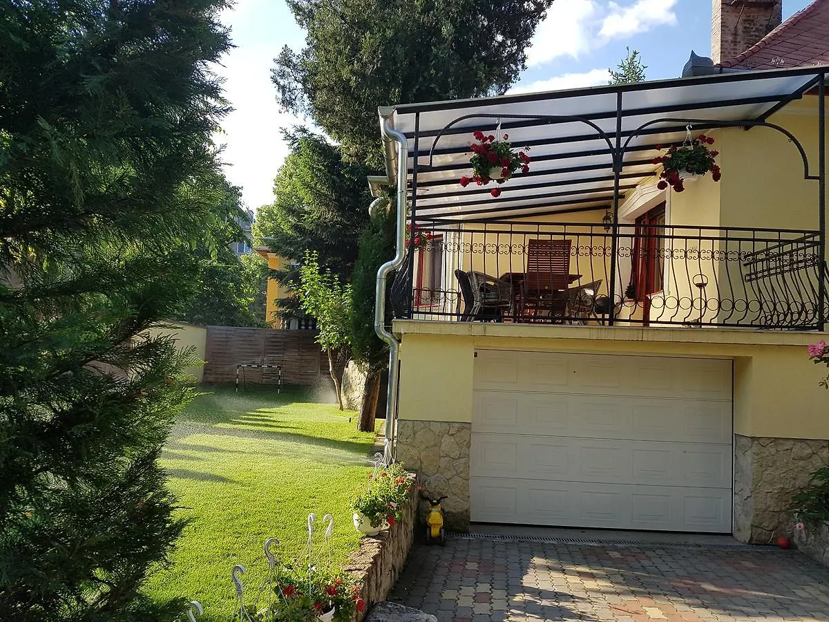 Apartment Palma Villa In City Park Budapest - Semi Suteren